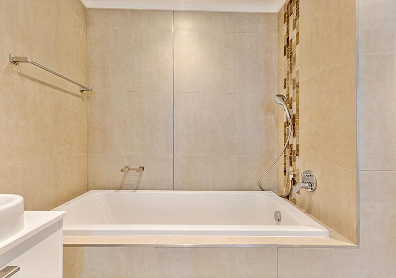 Masingita Towers Elegant Power & Water Backup Apartment
