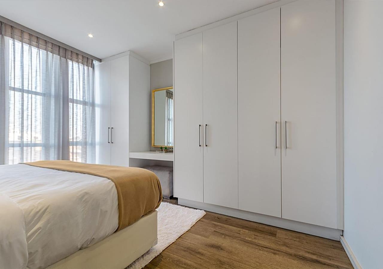 Masingita Towers Elegant Power & Water Backup Apartment *